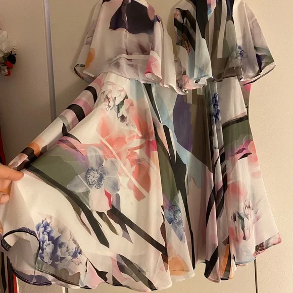 Light summer (party) dress Bebe - Picture 3 of 3